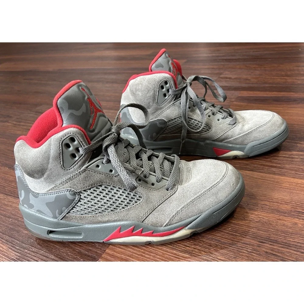 Nike Air Jordan 5 Retro Camo Size 9.5 Dark Stucco University Red 136027-051 Mens